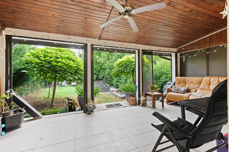 Snagov - str Zorelelor  vila 5 camere - acces lac - gradina privata